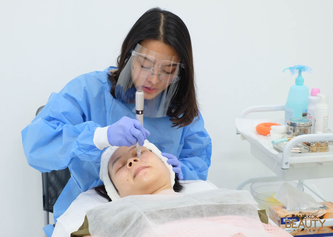 S__17834075 Bangkok Beauty Academy No.1 Microblading in Thailand